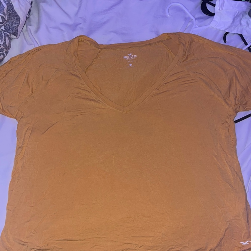 Hollister, baggy mustard yellow t-shirt